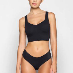 SKIMS Naked Plunge Longline Bra in Onyx (Size S)